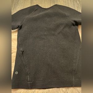 Lululemon sweater top size 4